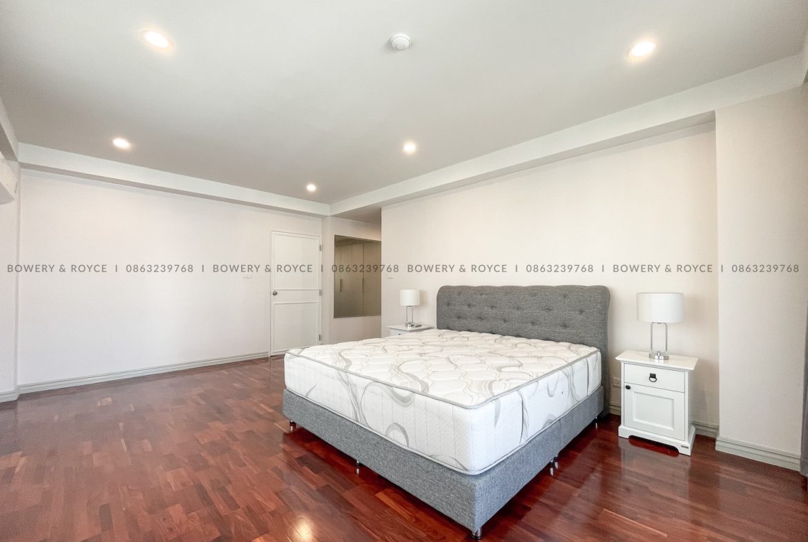 Spacious Four Bedroom Plus Office Pet Friendly Condo for Rent in Thong Lor