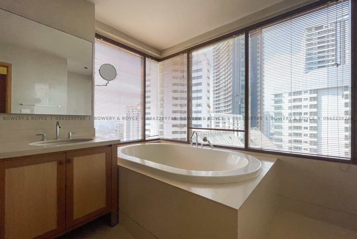 Spacious Three Bedroom Condo for Rent in Phrom Phong by Bowery & Royce