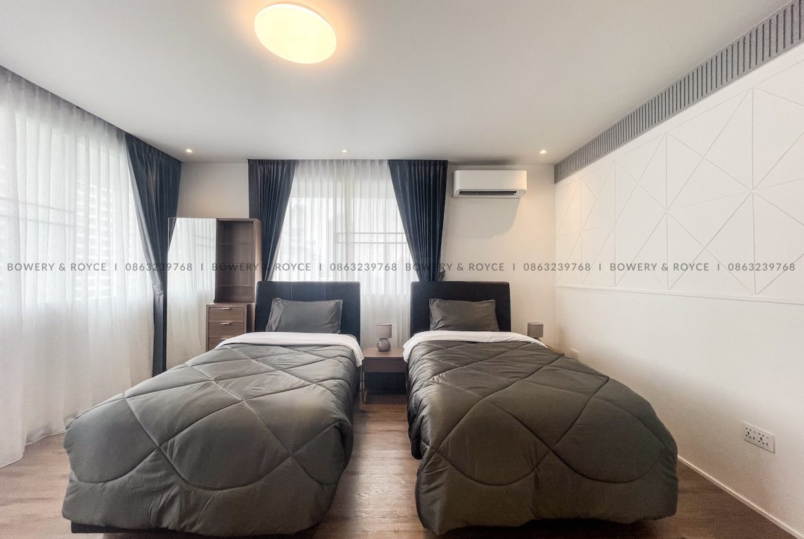 Spacious Modern Design Three Bedroom Condo for Rent in Phrom Phong
