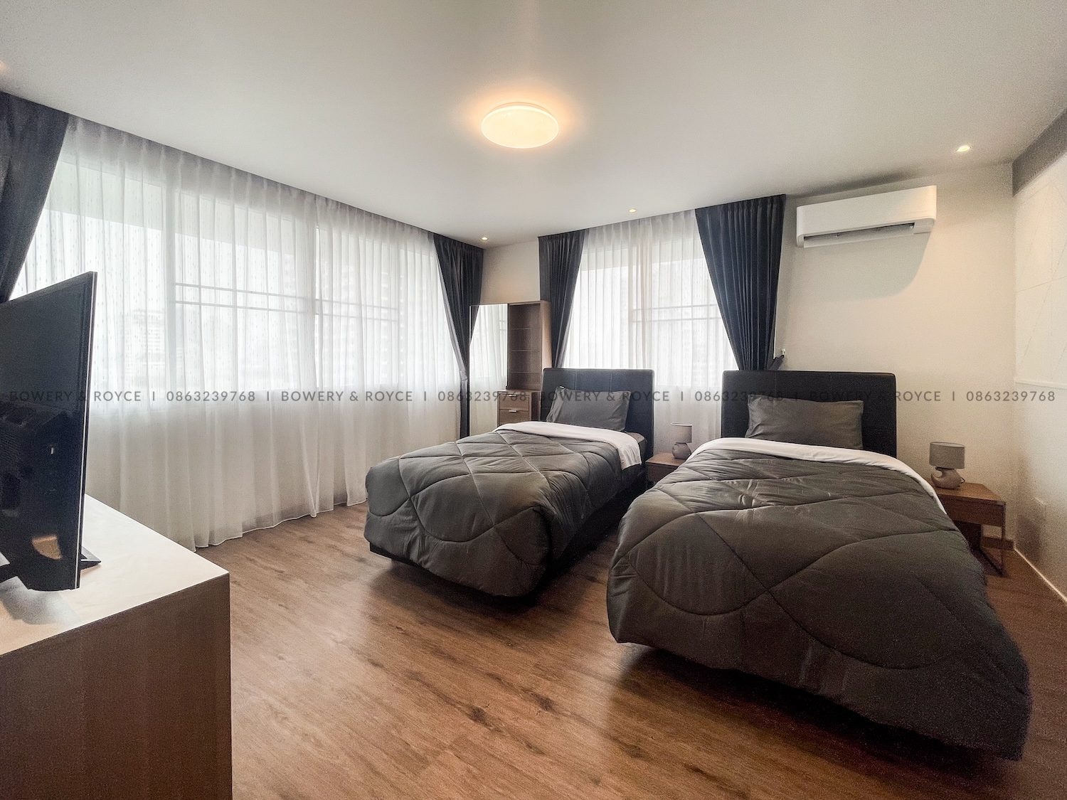 Spacious Modern Design Three Bedroom Condo for Rent in Phrom Phong