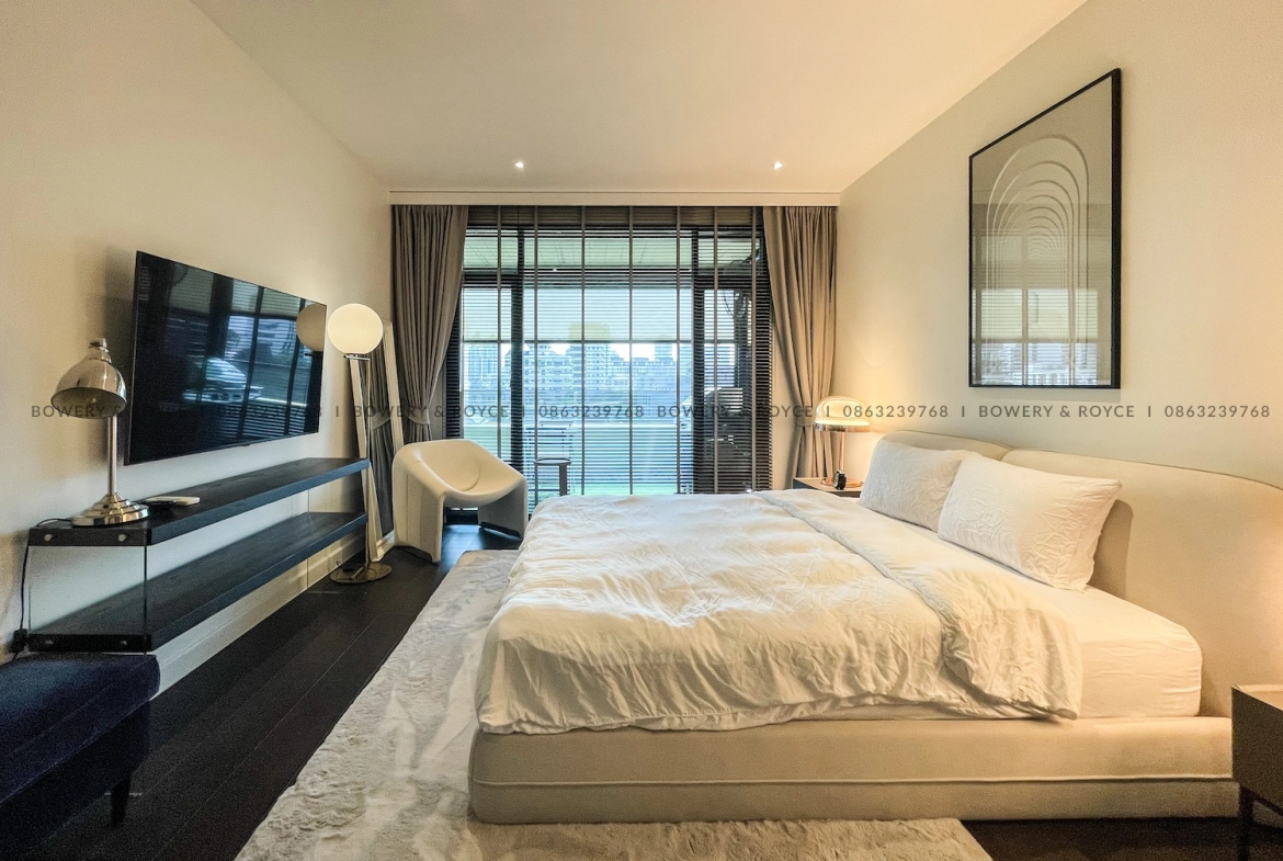 Exquisite Two Bedroom Plus Office Duplex Penthouse for Rent in Thong Lor