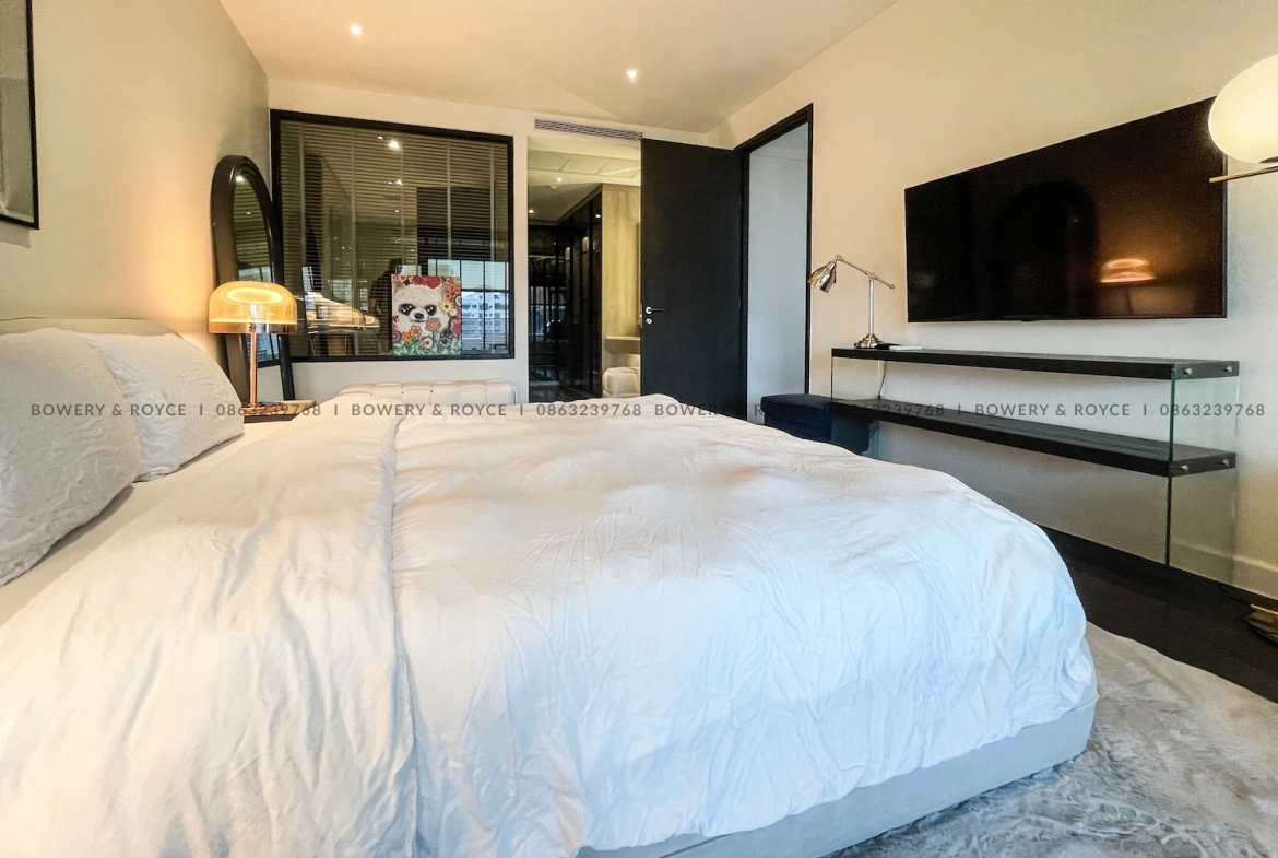 Exquisite Two Bedroom Plus Office Duplex Penthouse for Rent in Thong Lor