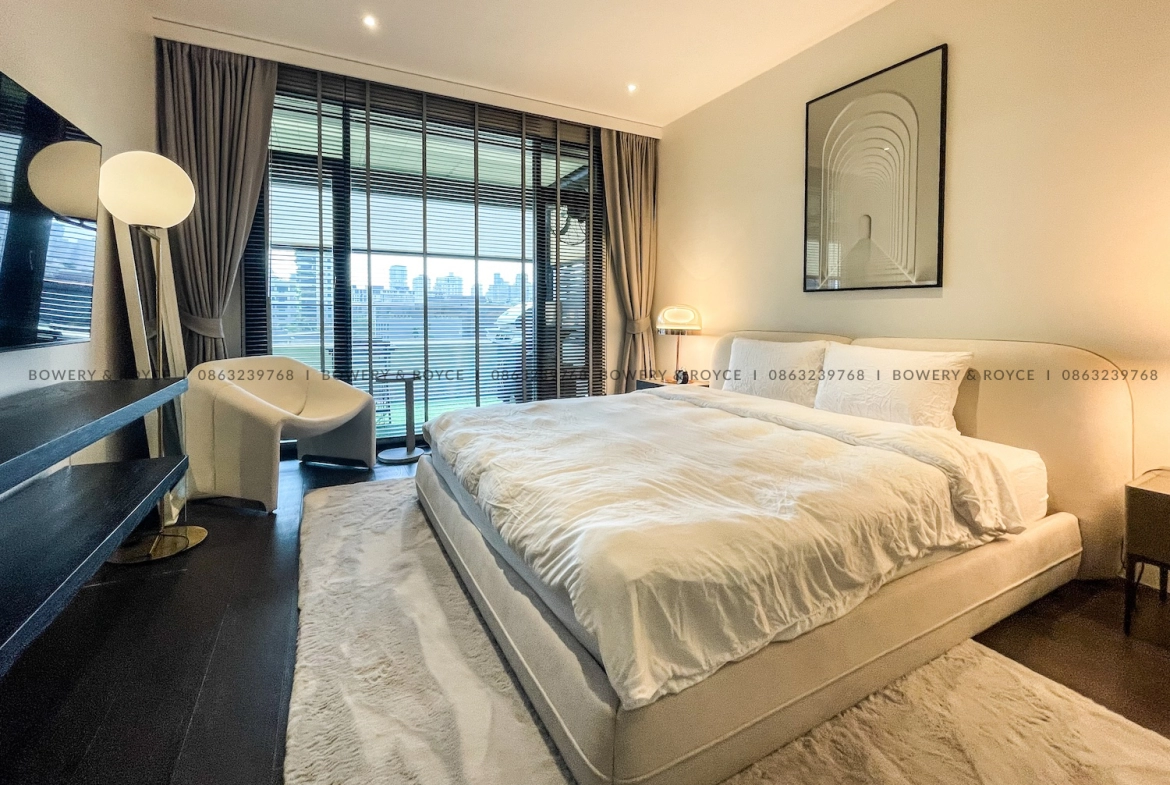 Exquisite Two Bedroom Plus Office Duplex Penthouse for Rent in Thong Lor