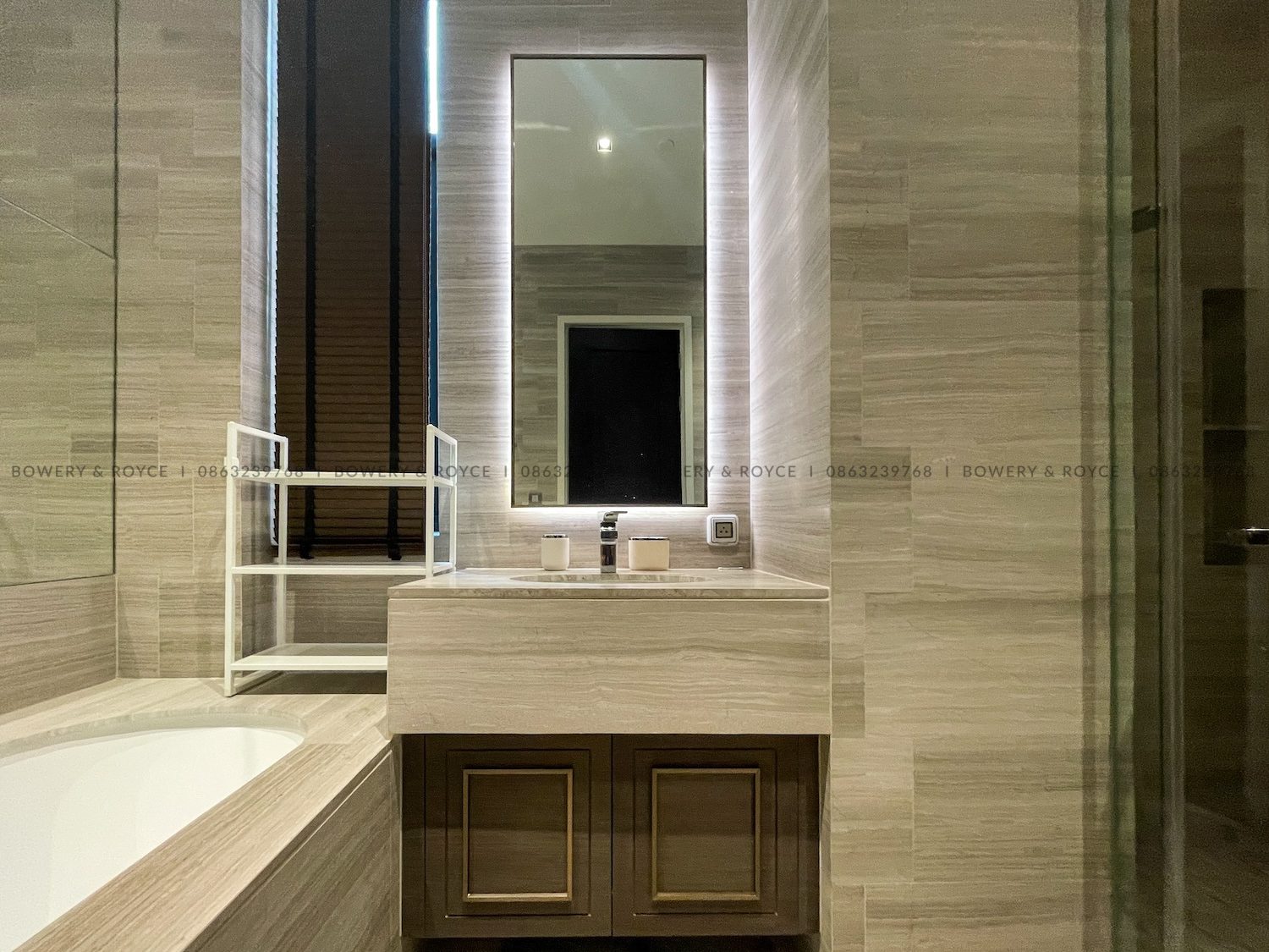Beautifully Decorated One Bedroom Plus Office Condo for Rent in Phrom Phong