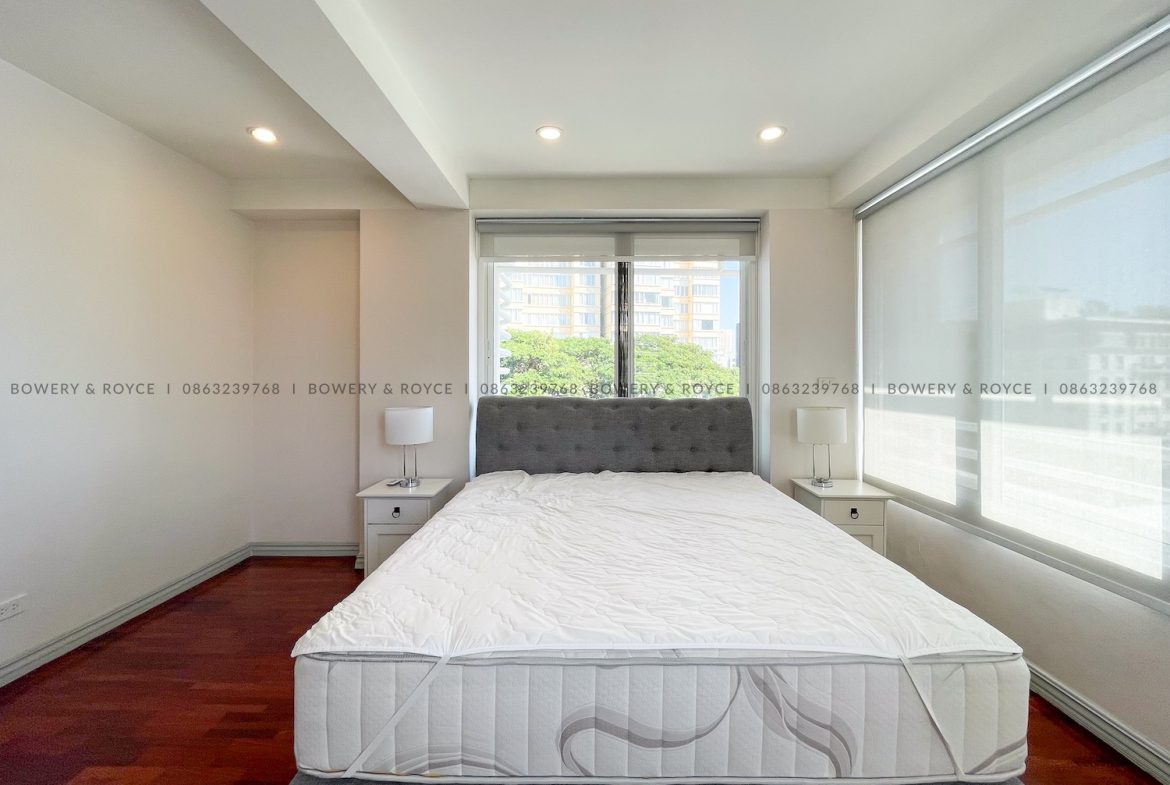 Spacious Four Bedroom Plus Office Pet Friendly Condo for Rent in Thong Lor