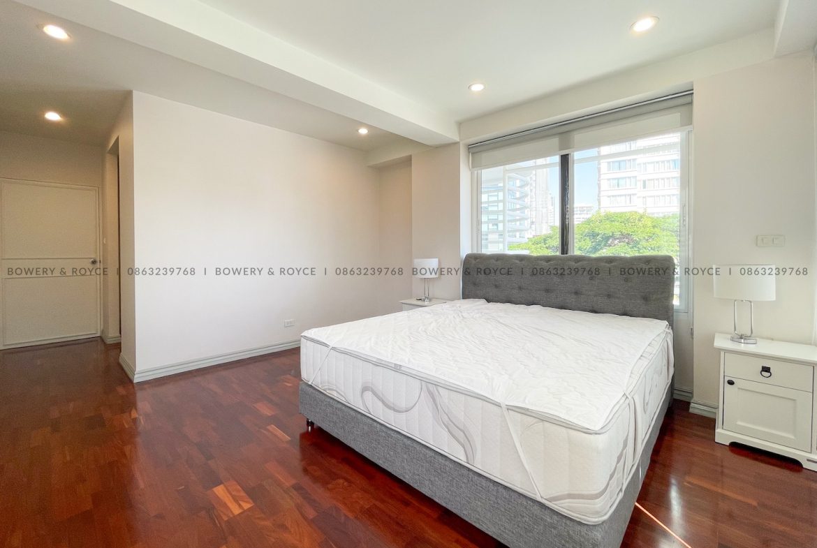 Spacious Four Bedroom Plus Office Pet Friendly Condo for Rent in Thong Lor