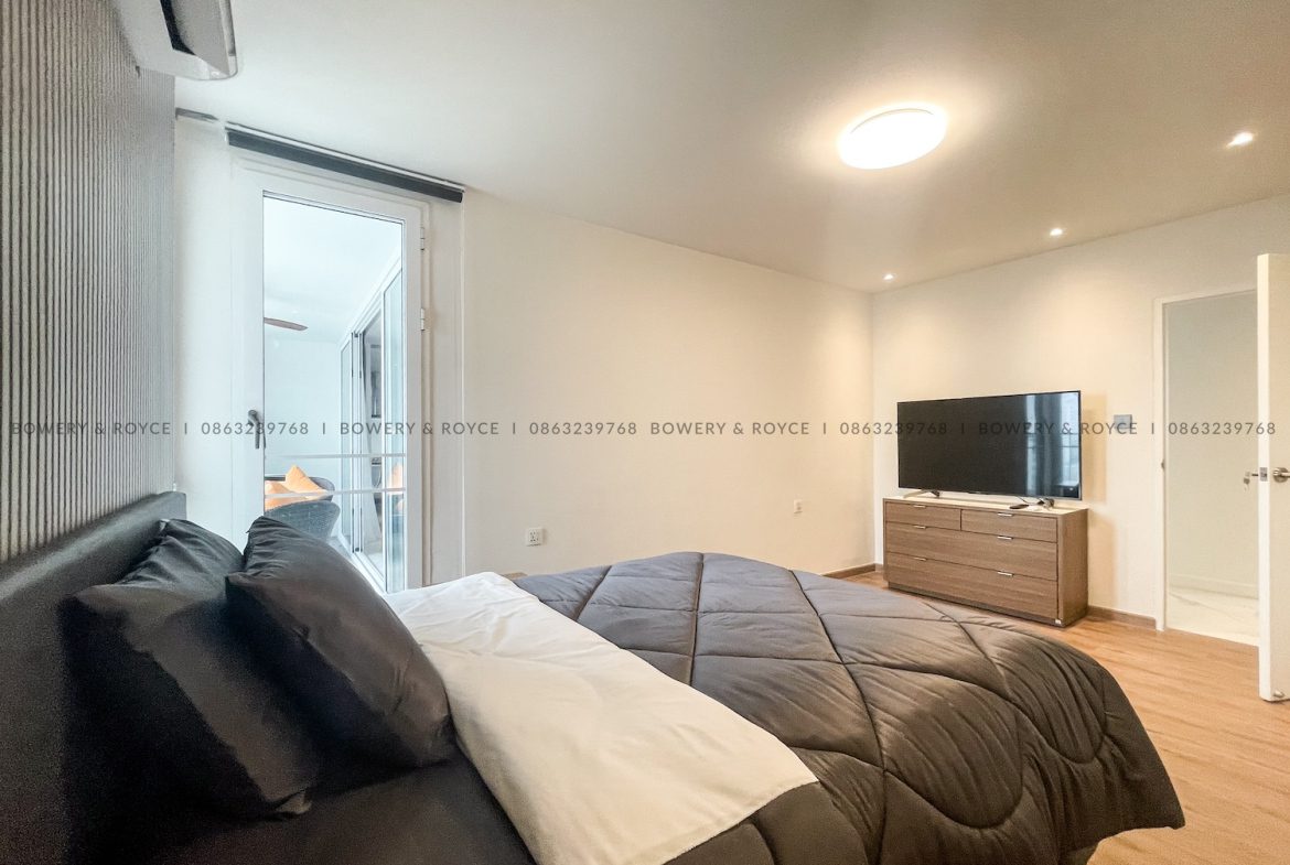 Spacious Modern Design Three Bedroom Condo for Rent in Phrom Phong