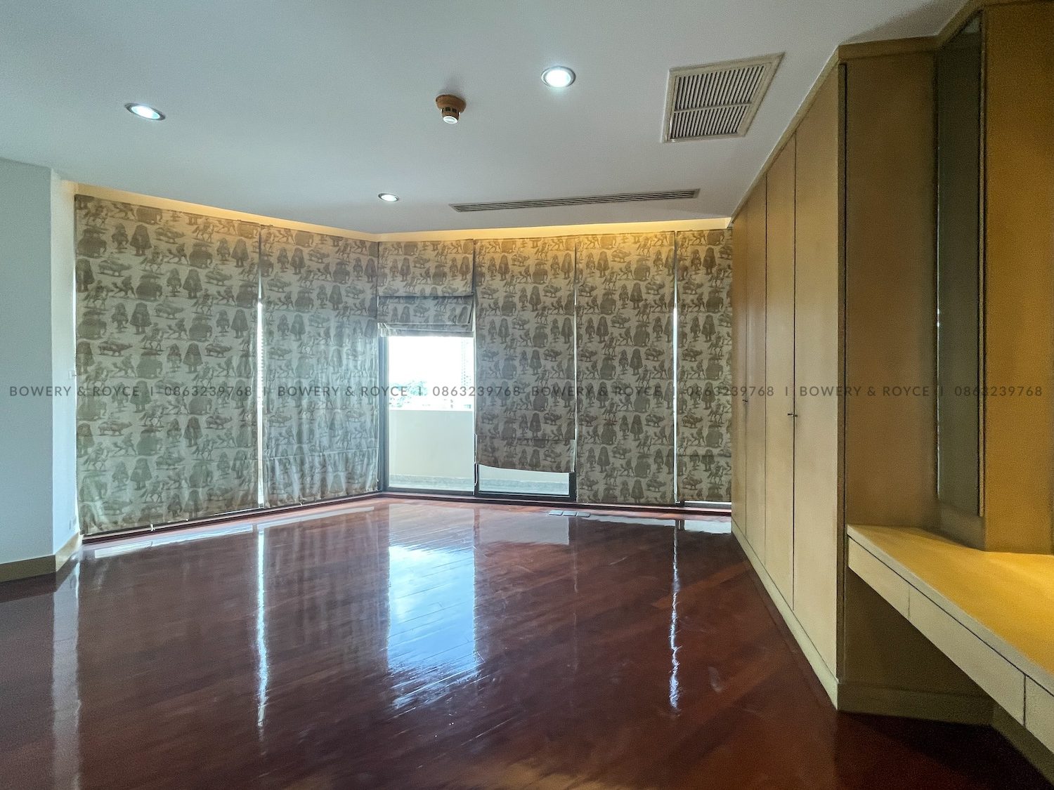 NEST OR INVEST Four Bedroom Duplex Condo for Rent and for Sale in Ekkamai