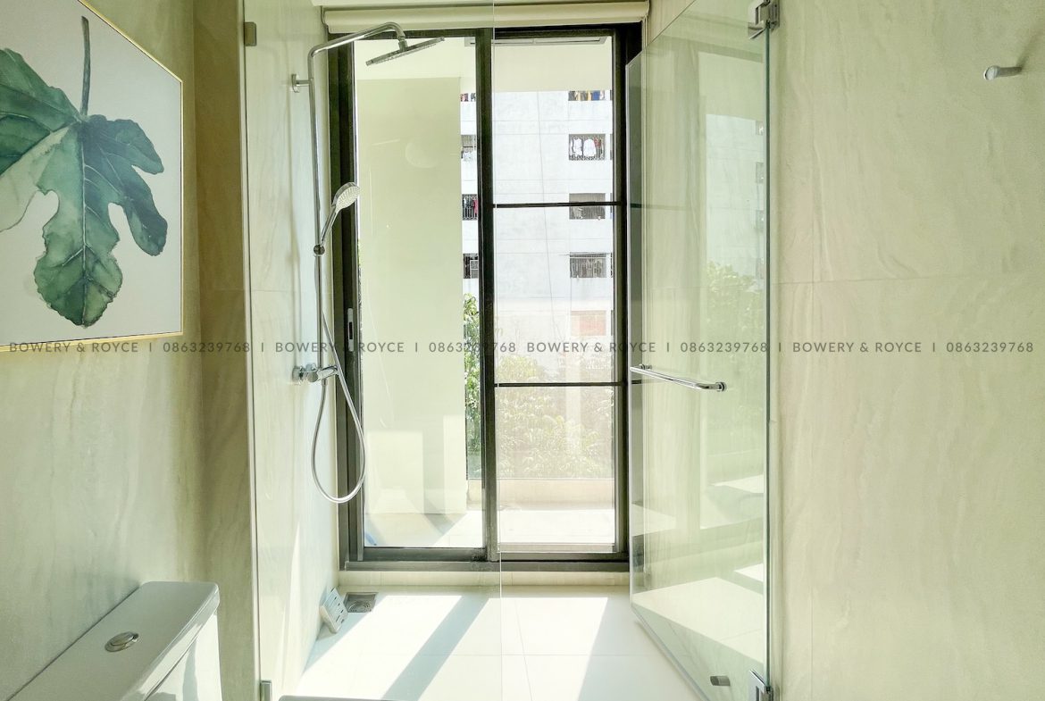 Stunning Three Bedroom Plus Office Pet Friendly Condo for Rent in Thong Lor