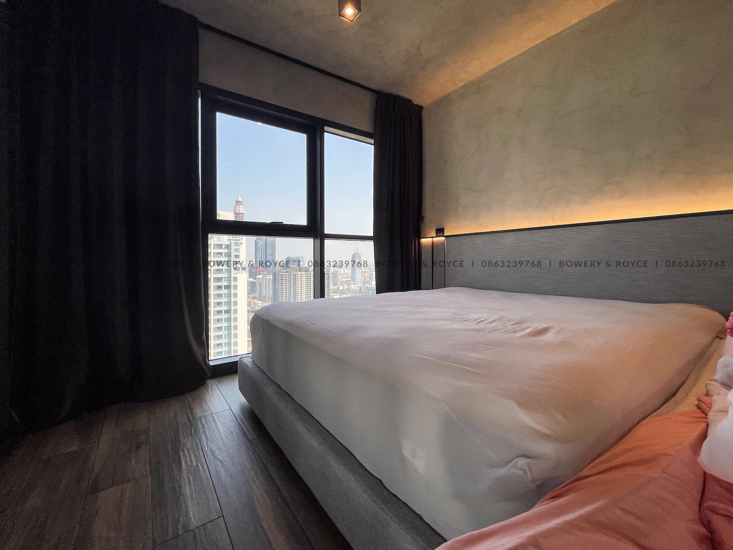 Stunning Two Bedroom New York Loft Style for Sale in Asoke