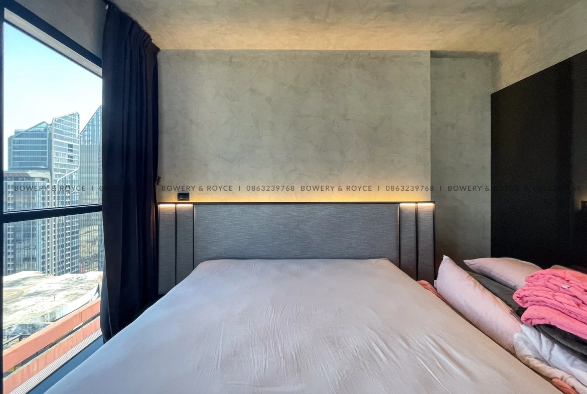 Stunning Two Bedroom New York Loft Style for Sale in Asoke