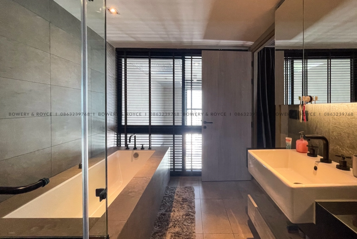 Stunning Two Bedroom New York Loft Style for Sale in Asoke