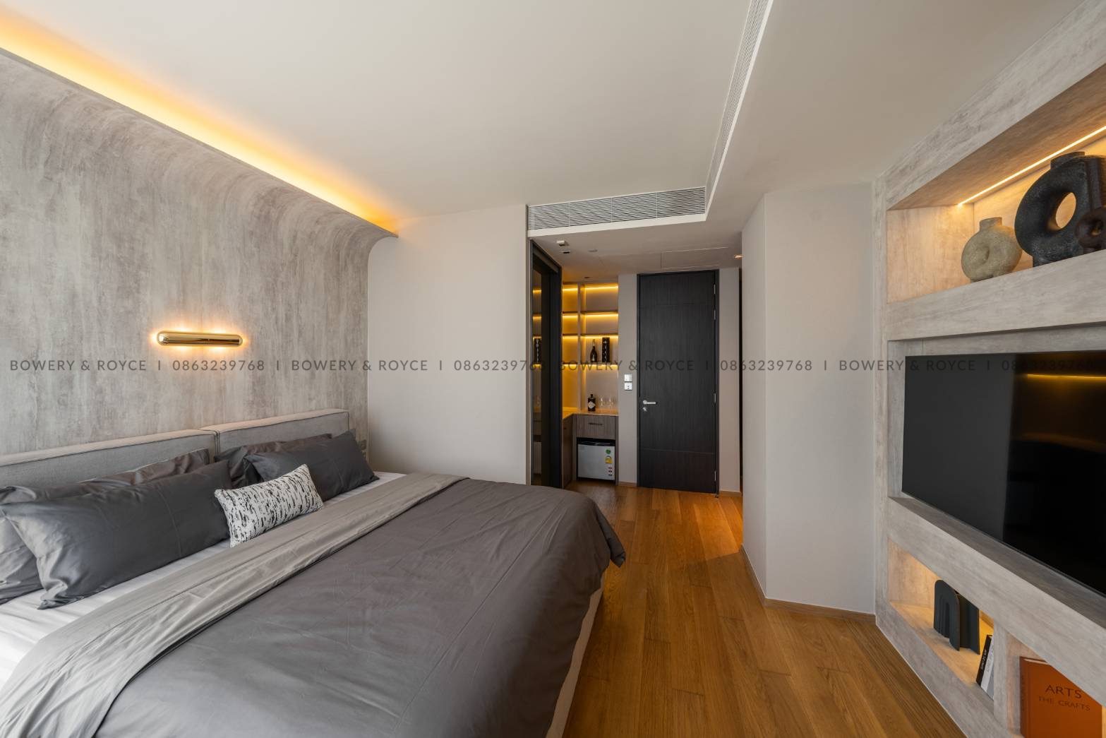 Beautiful Large One Bedroom Condo for Sale in Thong Lor
