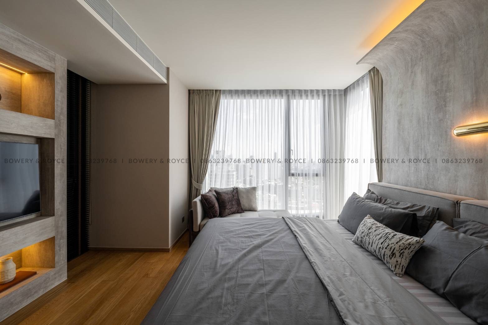 Beautiful Large One Bedroom Condo for Sale in Thong Lor