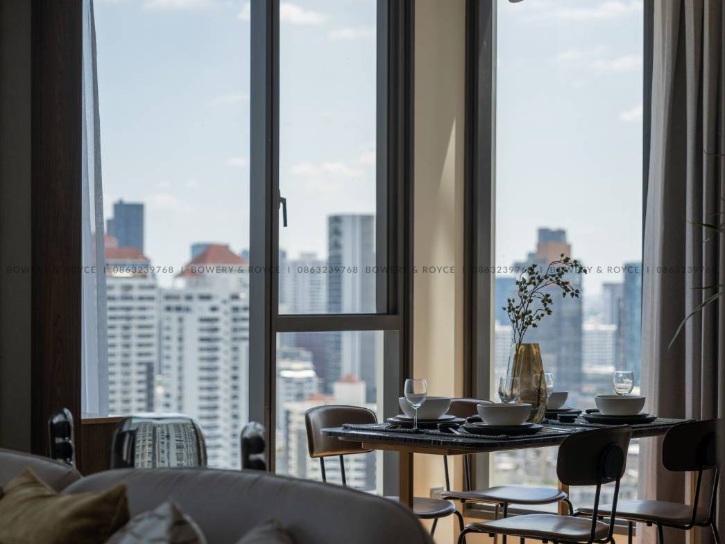 Beautiful Large One Bedroom Condo for Sale in Thong Lor
