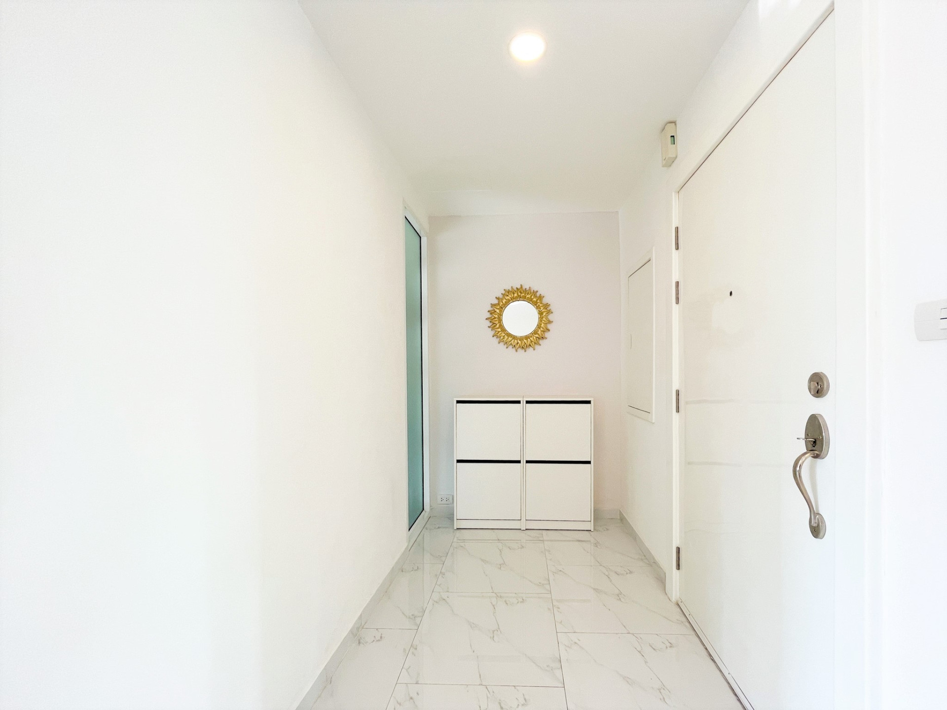 Beautifully Renovated Two Bedroom Condo for Sale in Phrom Phong