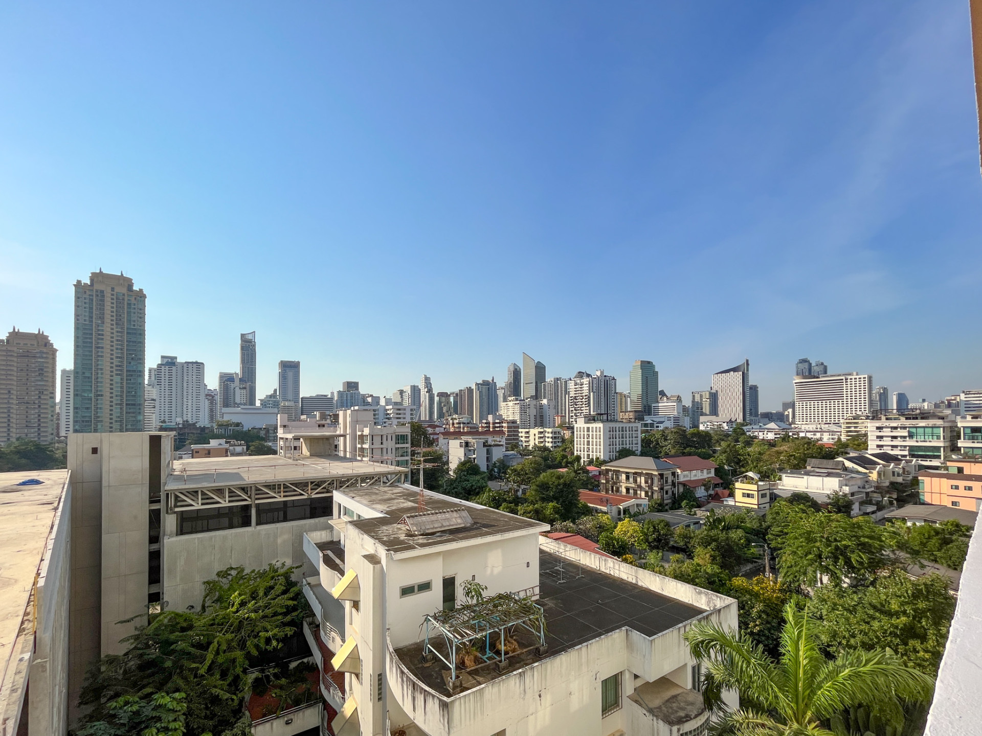 Beautifully Renovated Two Bedroom Condo for Sale in Phrom Phong
