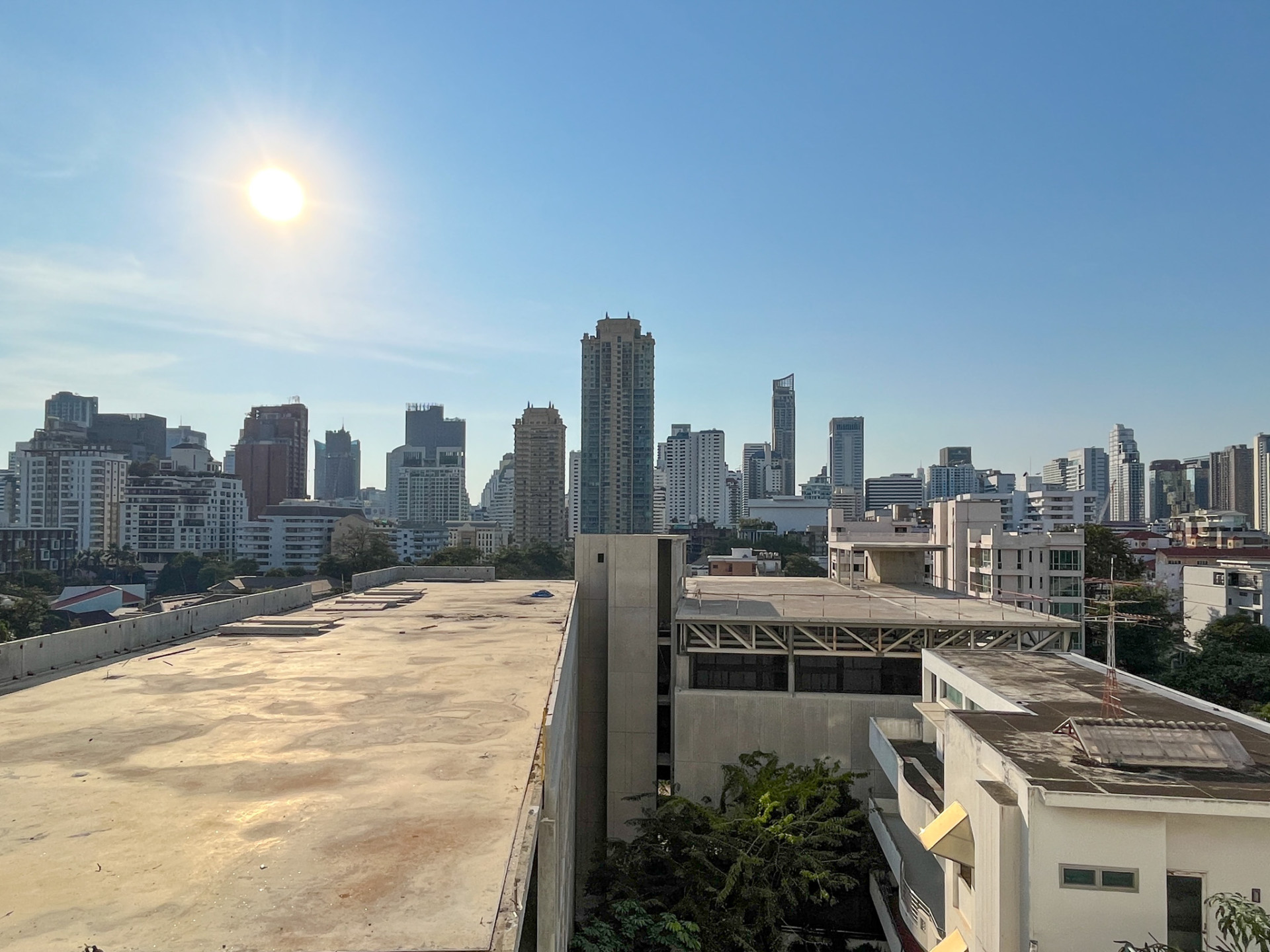 Beautifully Renovated Two Bedroom Condo for Sale in Phrom Phong