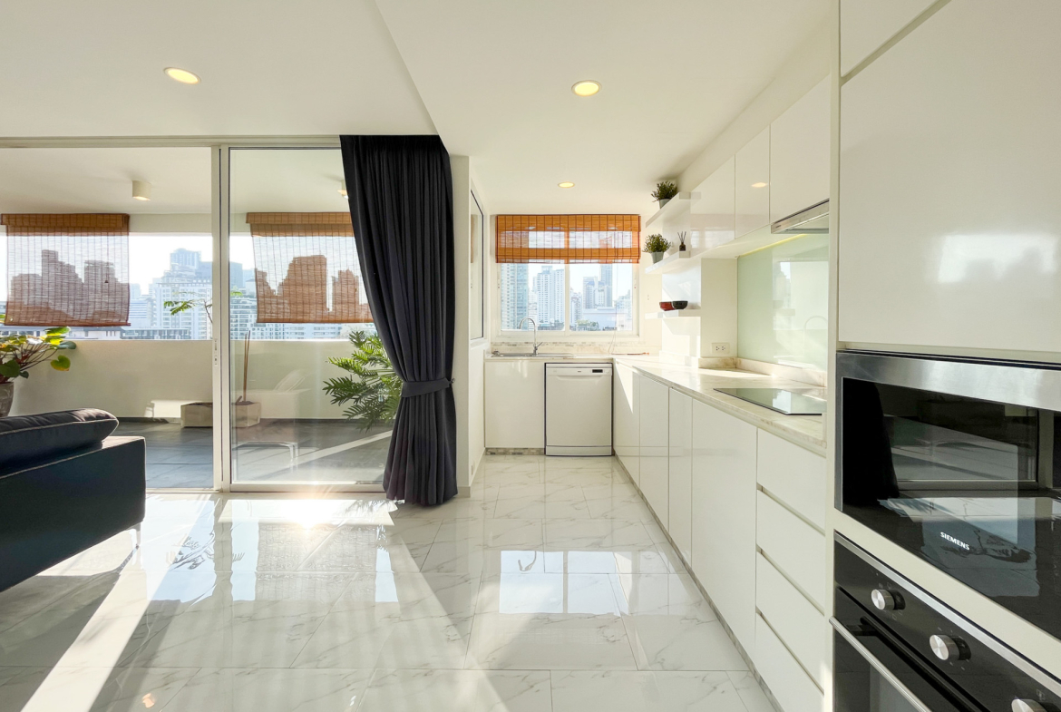 Beautifully Renovated Two Bedroom Condo for Sale in Phrom Phong