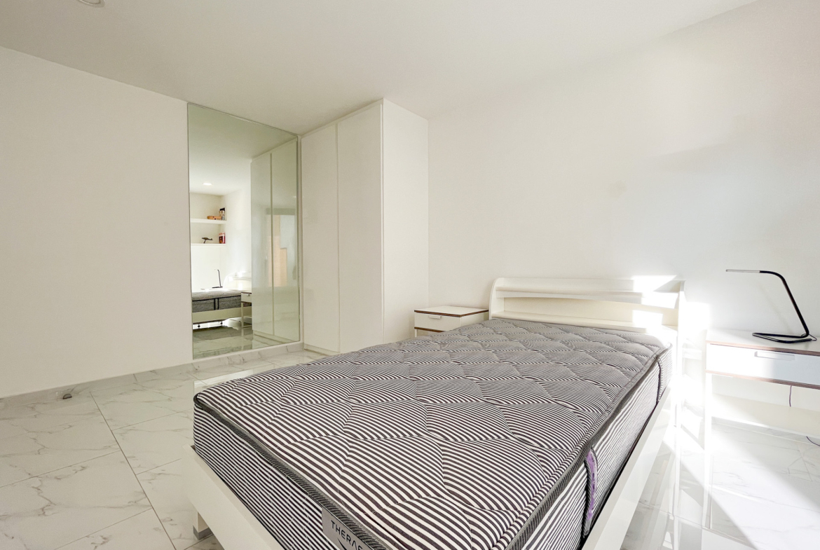 Beautifully Renovated Two Bedroom Condo for Sale in Phrom Phong