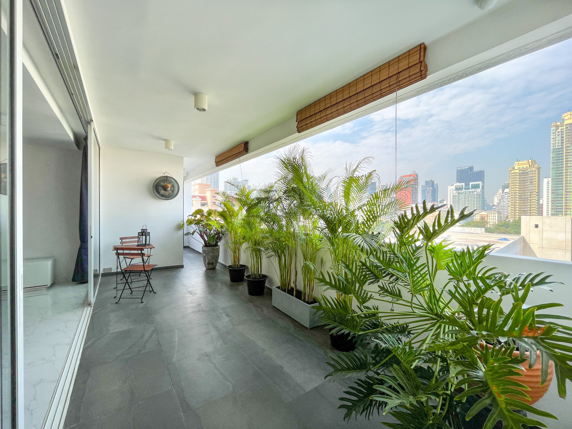 Beautifully Renovated Two Bedroom Condo for Sale in Phrom Phong