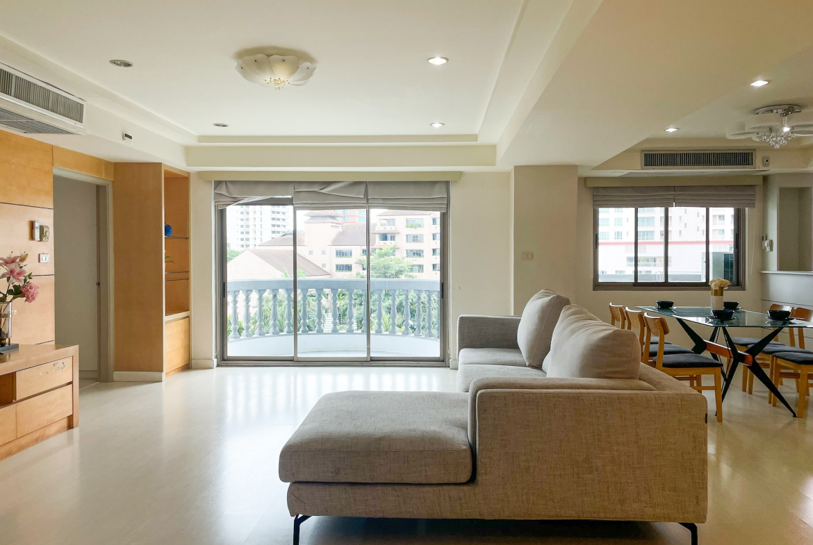 Spacious Three-bedrooms Condo for Rent in Phrom Phong