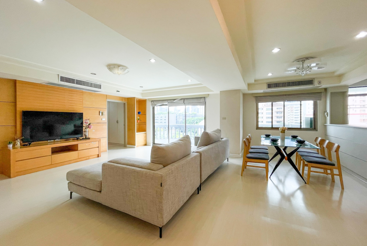 Spacious Three-bedrooms Condo for Rent in Phrom Phong