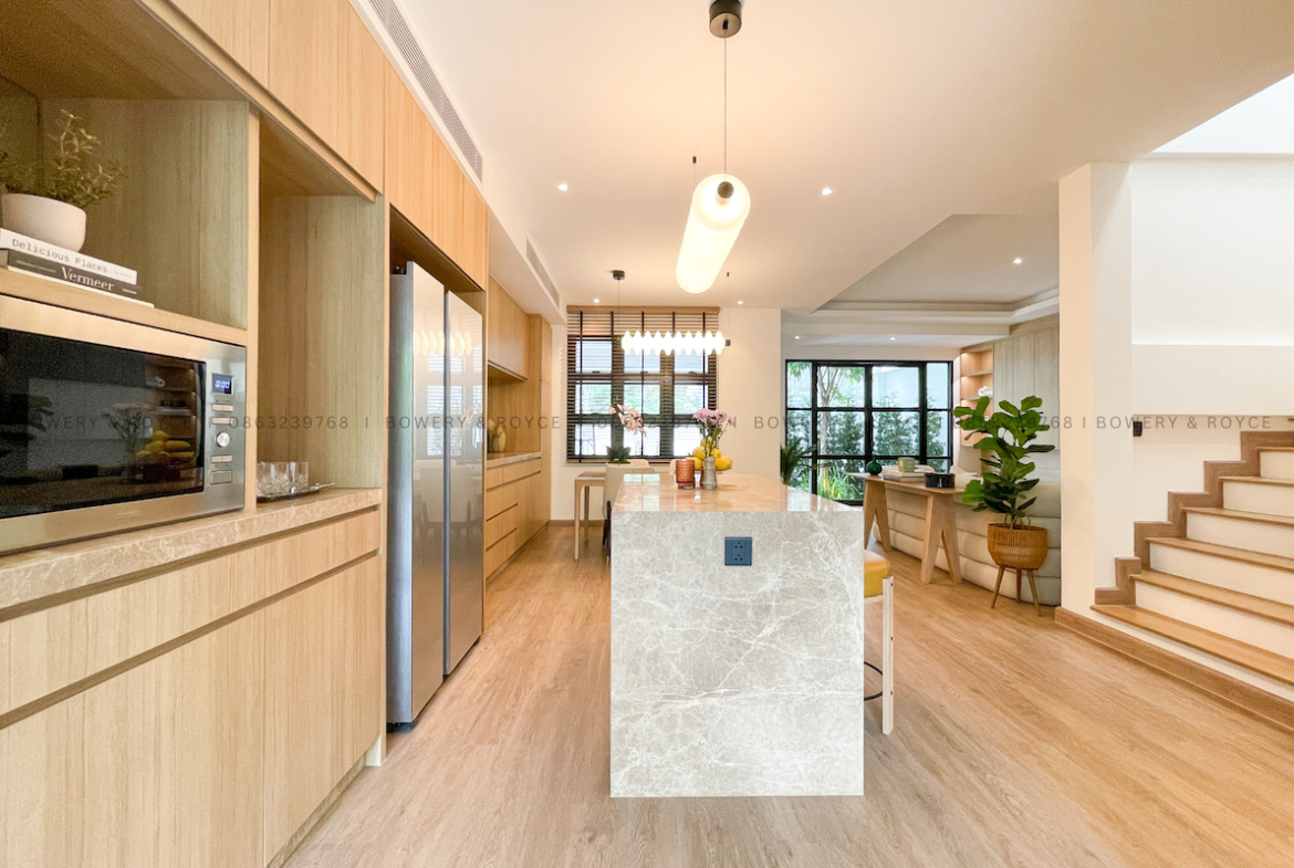 Renovated Gem Four Bedroom Townhouse for Sale in Soi Pridi Sukhumvit 71
