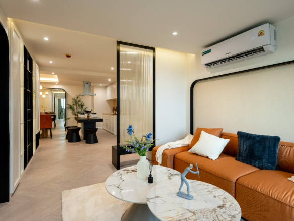 Luxury Renovated Condo for Sale in Central Ekkamai - Pet-Friendly and Modern Design