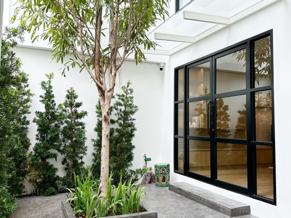 Renovated Gem Four Bedroom Townhouse for Sale in Soi Pridi Sukhumvit 71