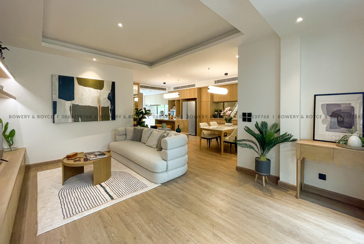 Renovated Four-Bedroom Townhouse for Sale in Phra Khanong