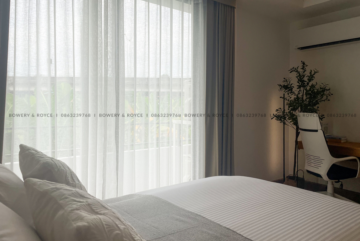 Renovated Four-Bedroom Townhouse for Sale in Phra Khanong