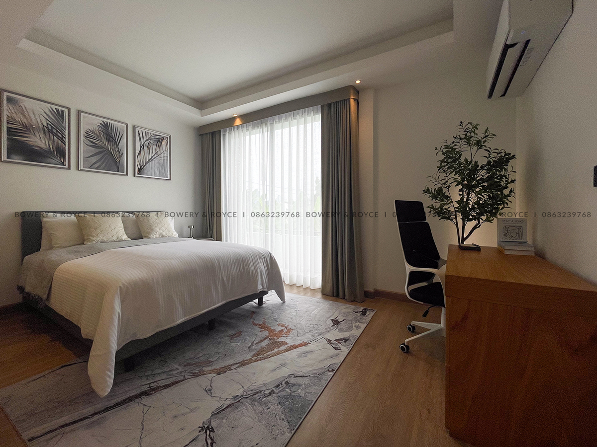 Renovated Four-Bedroom Townhouse for Sale in Phra Khanong