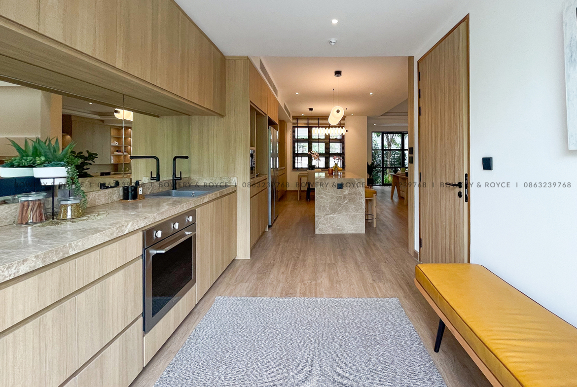 Renovated Four-Bedroom Townhouse for Sale in Phra Khanong