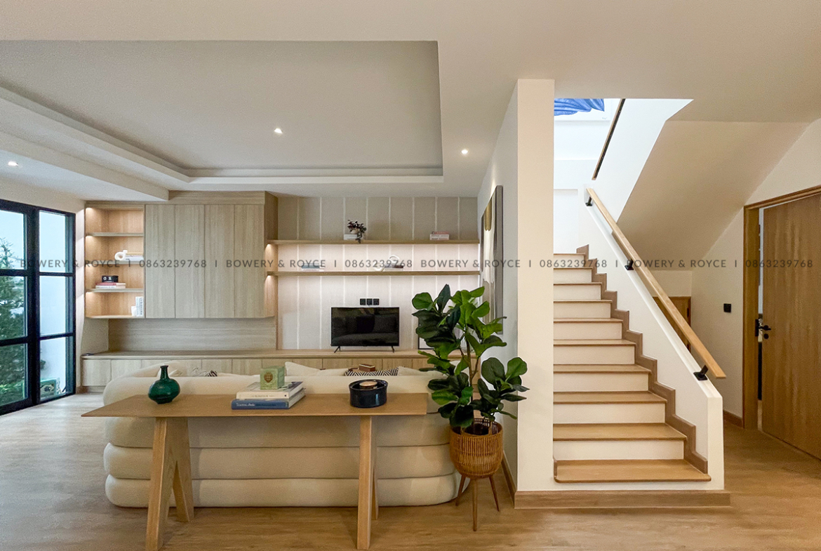 Renovated Four-Bedroom Townhouse for Sale in Phra Khanong