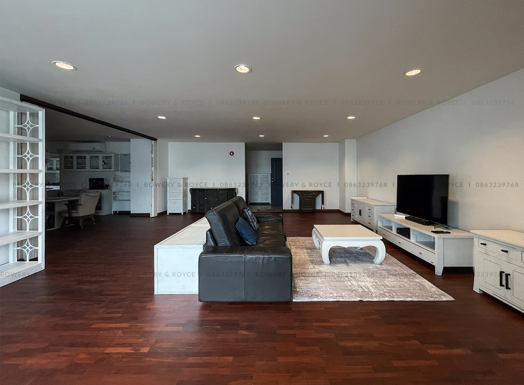 Spacious 3-Bedroom Condo for Rent Near BTS Phrom Phong