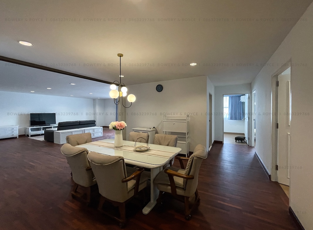 Spacious 3-Bedroom Condo for Rent Near BTS Phrom Phong