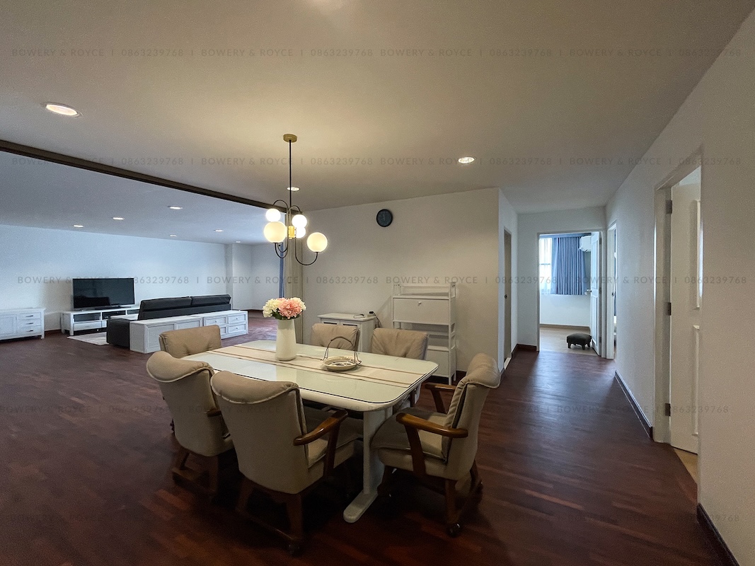 Spacious 3-Bedroom Condo for Rent Near BTS Phrom Phong