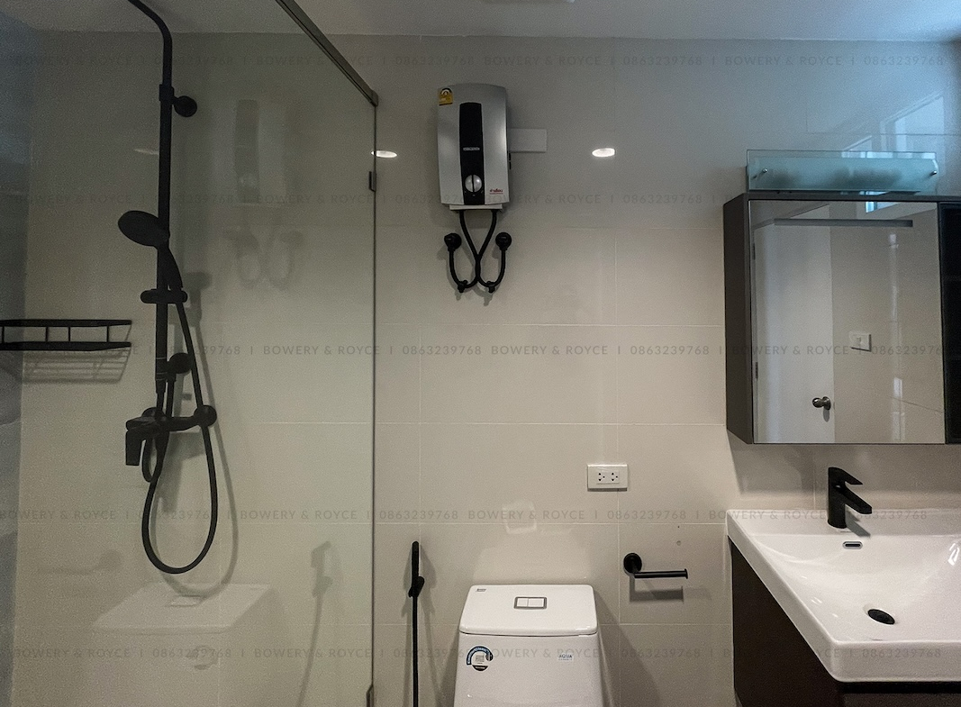 Spacious 3-Bedroom Condo for Rent Near BTS Phrom Phong