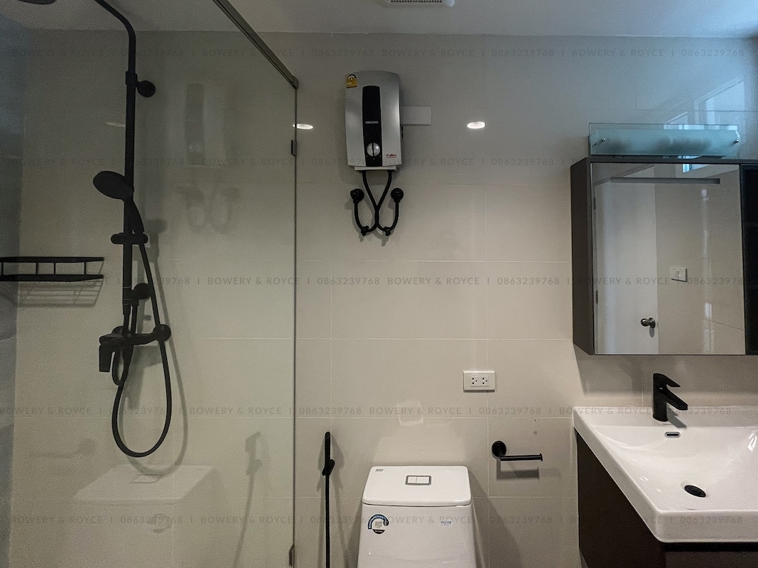 Spacious 3-Bedroom Condo for Rent Near BTS Phrom Phong