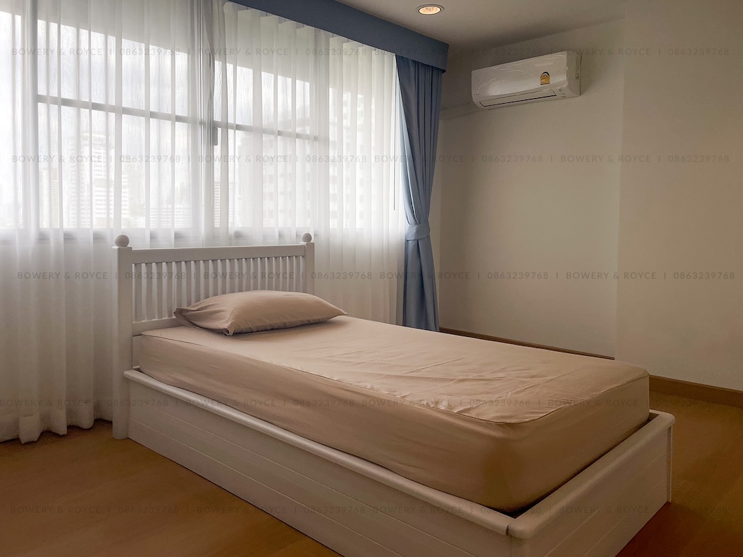 Spacious 3-Bedroom Condo for Rent Near BTS Phrom Phong