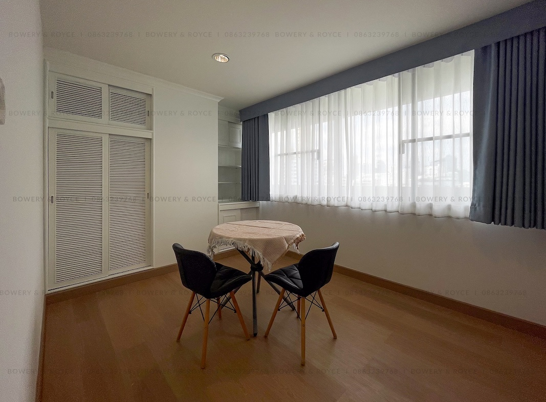 Spacious 3-Bedroom Condo for Rent Near BTS Phrom Phong
