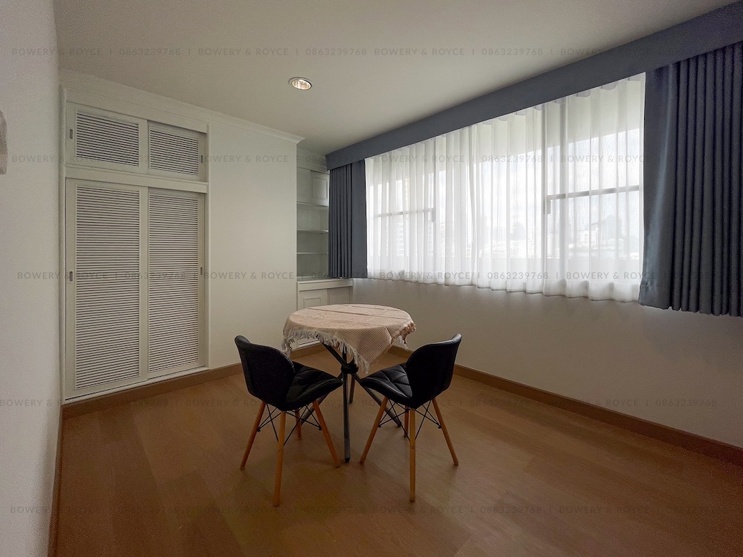 Spacious 3-Bedroom Condo for Rent Near BTS Phrom Phong