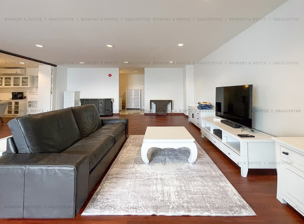 Spacious 3-Bedroom Condo for Rent Near BTS Phrom Phong