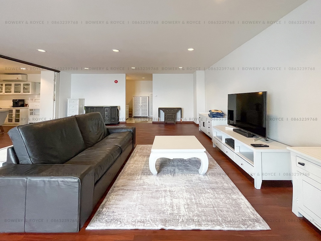 Spacious 3-Bedroom Condo for Rent Near BTS Phrom Phong