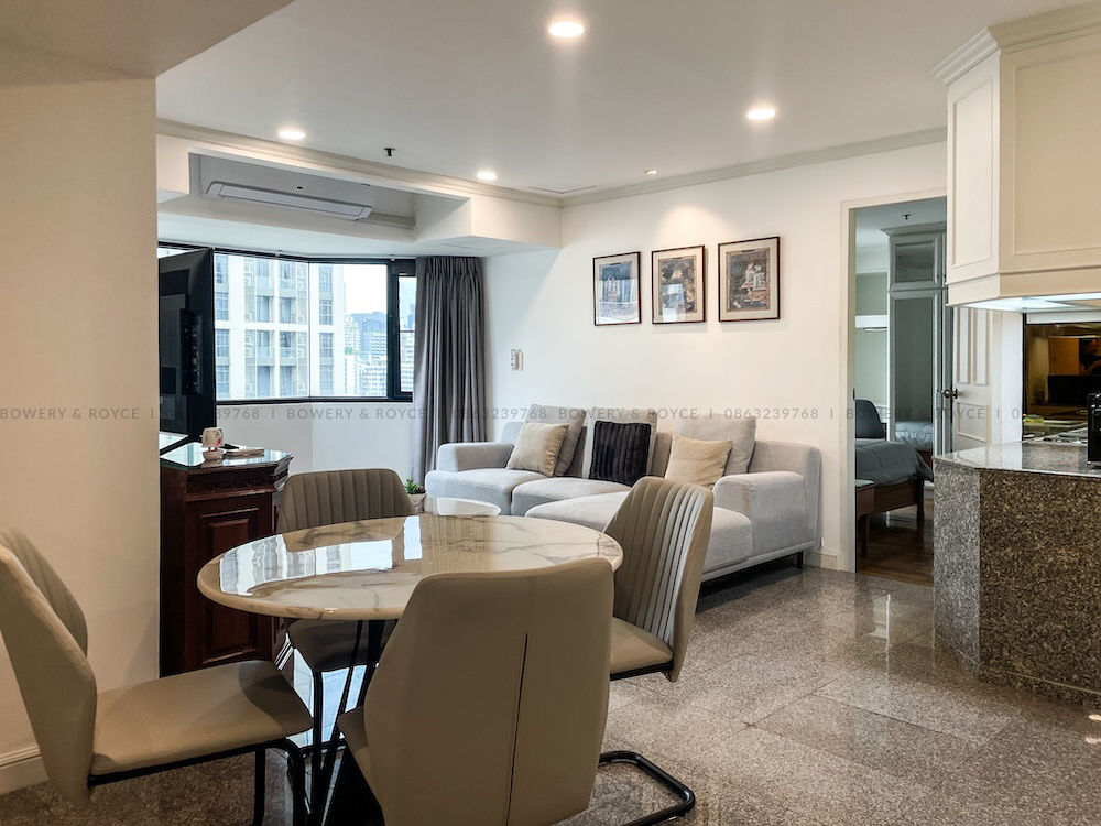 Large Three-Bedroom Condo for Rent in Sukhumvit 39, Close to BTS Phrom Phong