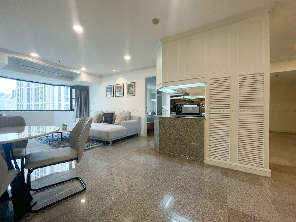 Large Three-Bedroom Condo for Rent in Sukhumvit 39, Close to BTS Phrom Phong
