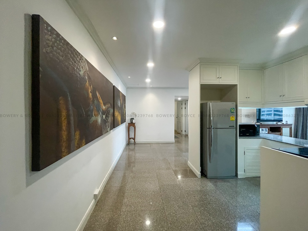 Large Three-Bedroom Condo for Rent in Sukhumvit 39, Close to BTS Phrom Phong