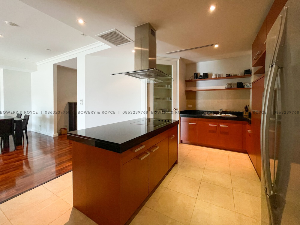 Spacious 3-Bedroom Apartment for Rent in Phrom Phong
