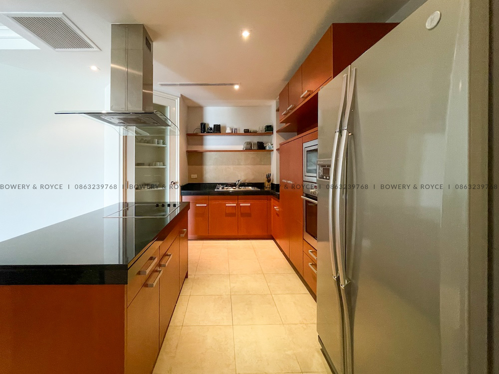 Spacious 3-Bedroom Apartment for Rent in Phrom Phong